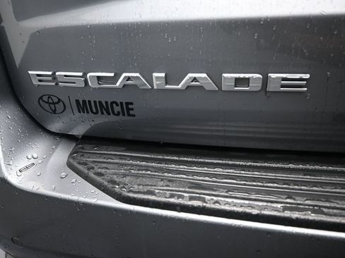 Used 2021 Cadillac Escalade Sport w/ Driver Assist Tech Package AWD/4WD image 39
