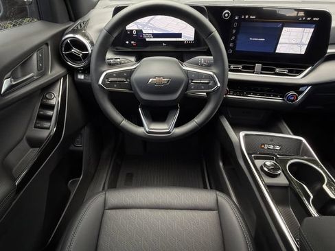 New 2026 Chevrolet Equinox LT w/ Convenience Package II FWD image 11