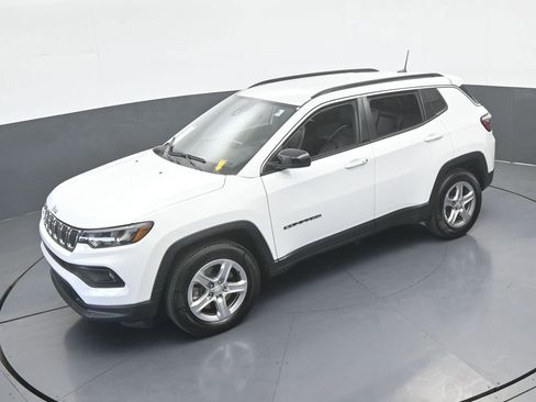 Used 2023 Jeep Compass Latitude AWD/4WD image 43