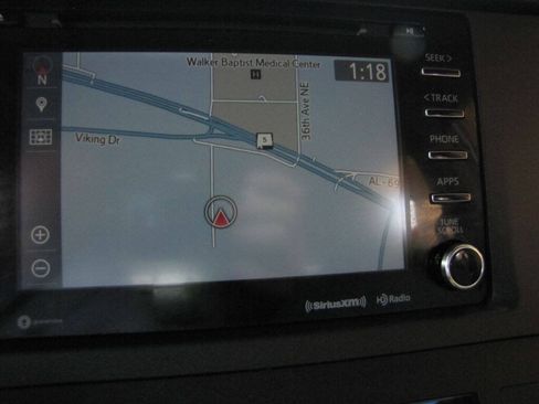 Used 2020 Toyota Sienna XLE w/ XLE Navigation Package FWD image 34