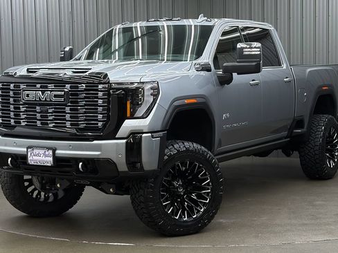 Used 2026 GMC Sierra 3500 Denali Ultimate AWD/4WD image 1