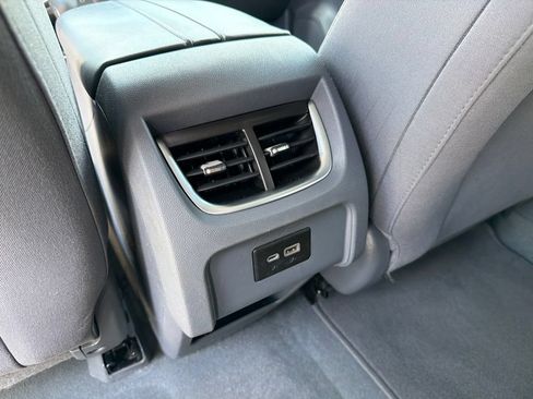 Used 2021 Chevrolet Blazer LT FWD image 19