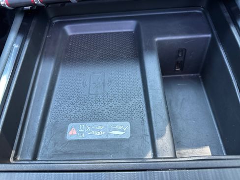 Used 2024 GMC Acadia AT4 w/ Luxury Package AWD/4WD image 21