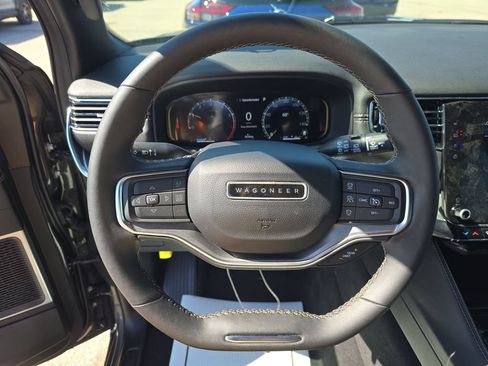 Used 2024 Jeep Wagoneer Series II RWD image 2