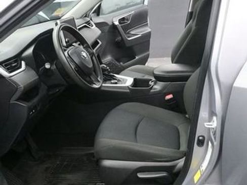 Used 2023 Toyota RAV4 LE image 9