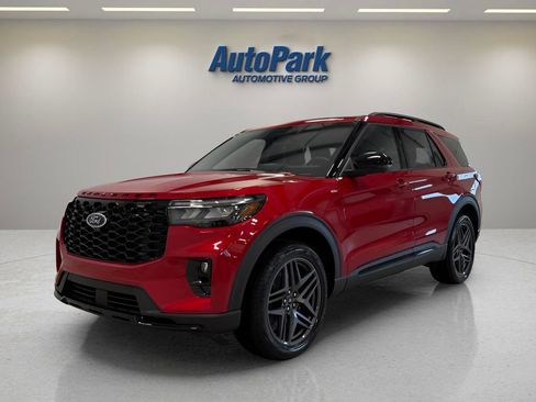 New 2026 Ford Explorer ST-Line w/ ST-Line Street Pack AWD/4WD image 3