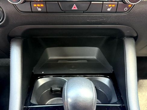 Used 2024 MAZDA MAZDA3 s image 28