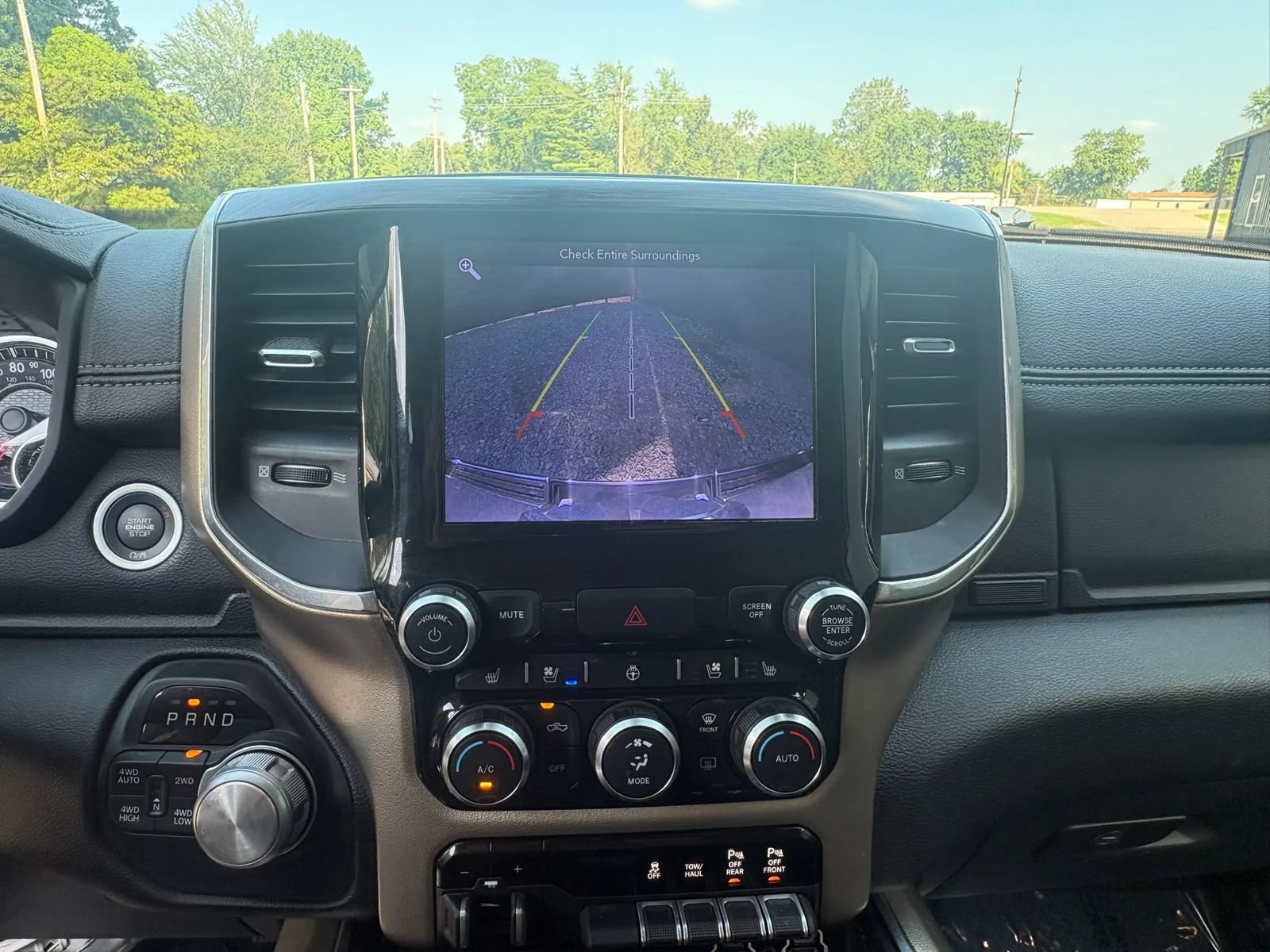 Used 2019 RAM 1500 Laramie AWD/4WD image 16