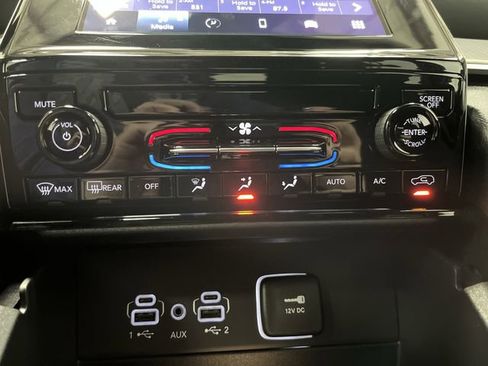 New 2025 Jeep Grand Cherokee Laredo X w/ Trailer Tow Package image 17