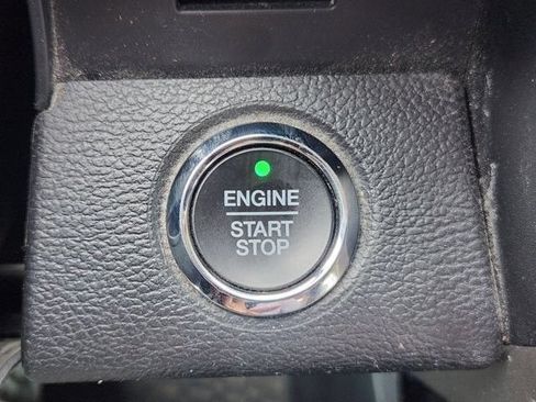Used 2019 Ford F250 Lariat w/ Lariat Ultimate Package AWD/4WD image 18