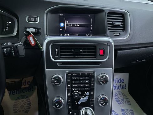 Used 2018 Volvo S60 T5 Inscription Platinum image 21