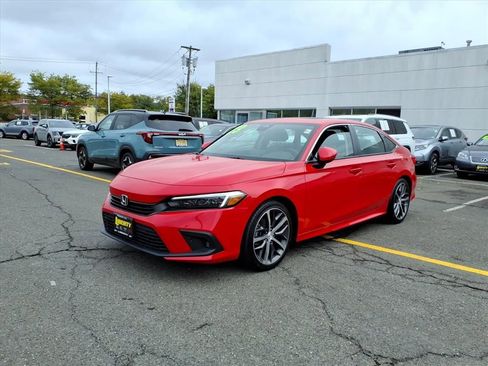 Used 2023 Honda Civic Touring image 3