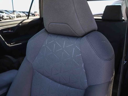 Used 2021 Toyota RAV4 XLE FWD image 26