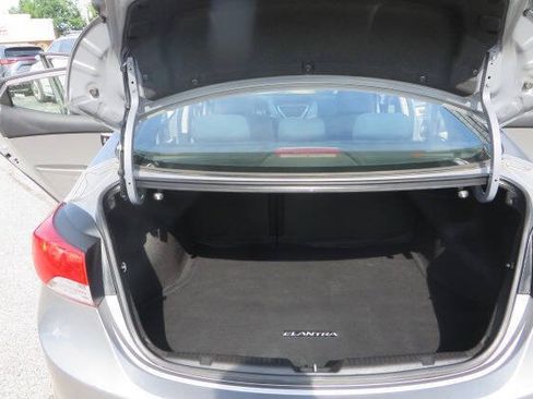 Used 2012 Hyundai Elantra GLS FWD image 16