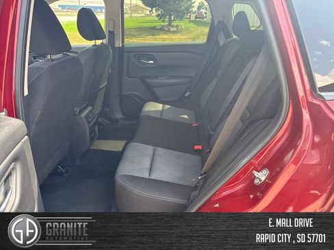 Used 2025 Nissan Rogue SV AWD/4WD image 23