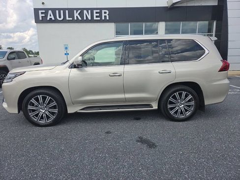 Used 2017 Lexus LX 570 4WD w/ Luxury Package image 2