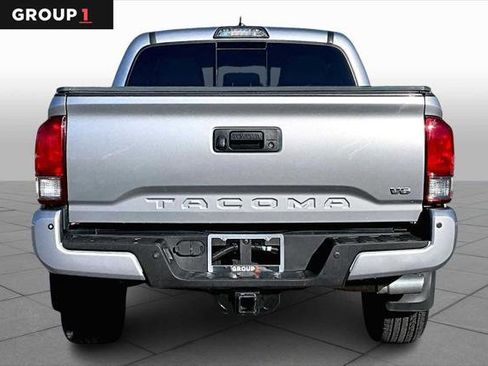 Certified 2017 Toyota Tacoma TRD Sport image 4