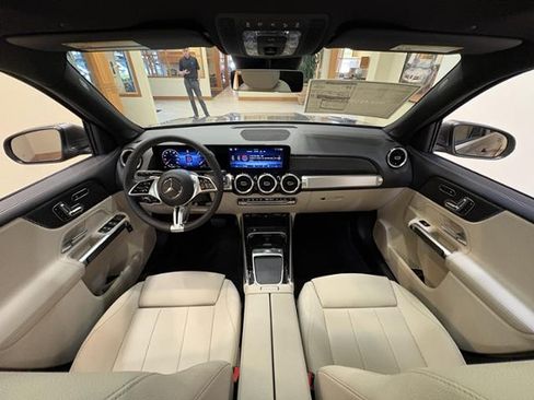 New 2026 Mercedes-Benz GLB 250 image 14