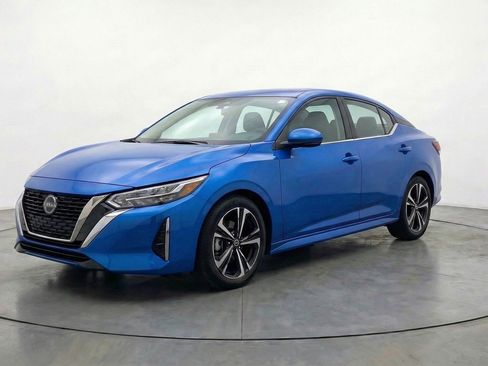 Used 2025 Nissan Sentra SV image 3