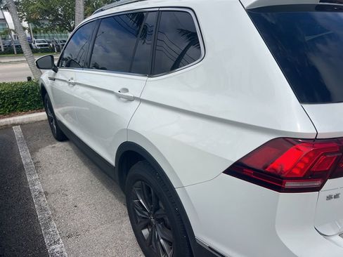 Certified 2023 Volkswagen Tiguan SE image 3