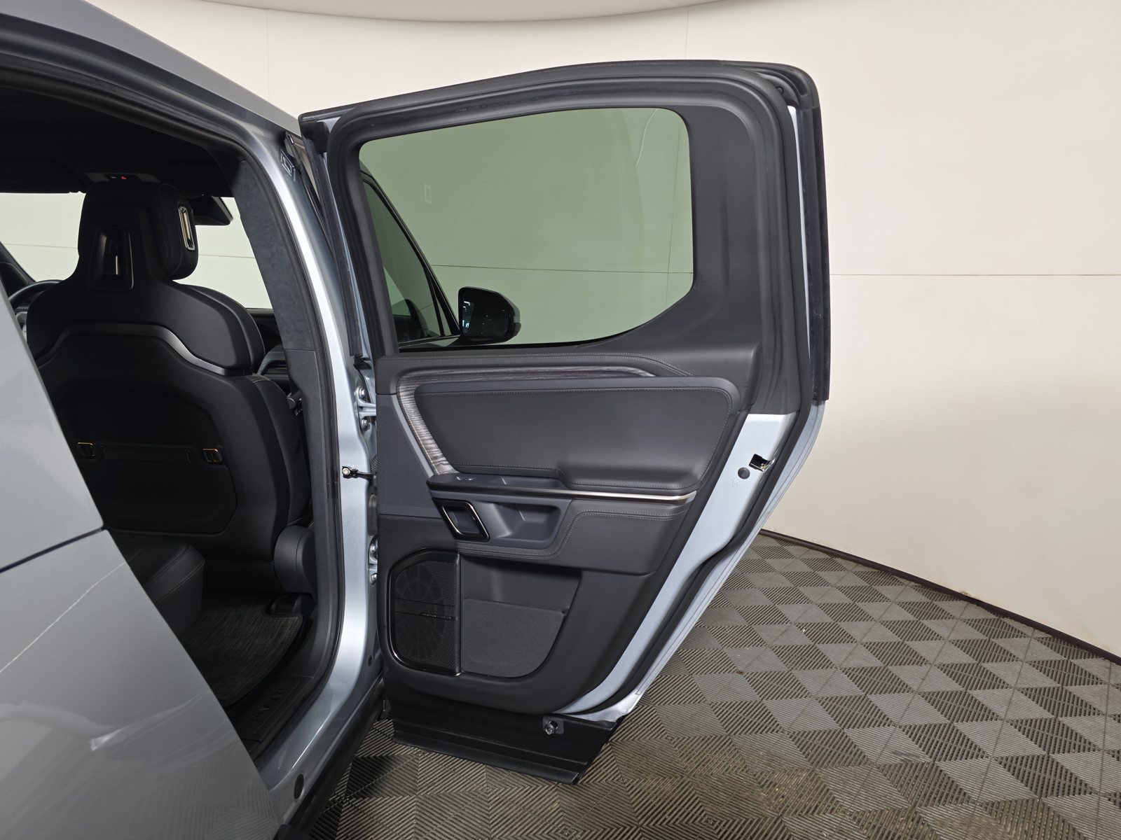Used 2023 Rivian R1T Adventure Quad AWD/4WD image 19