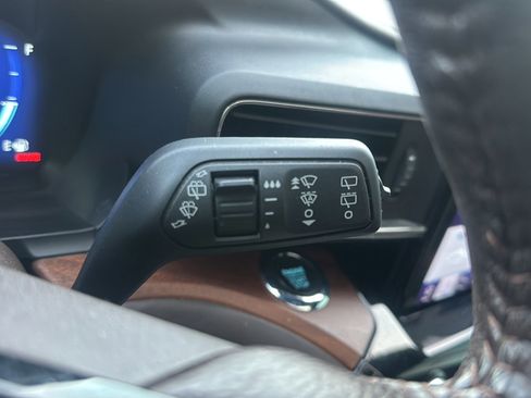 Used 2022 Ford Explorer King Ranch w/ Premium Technology Package image 37