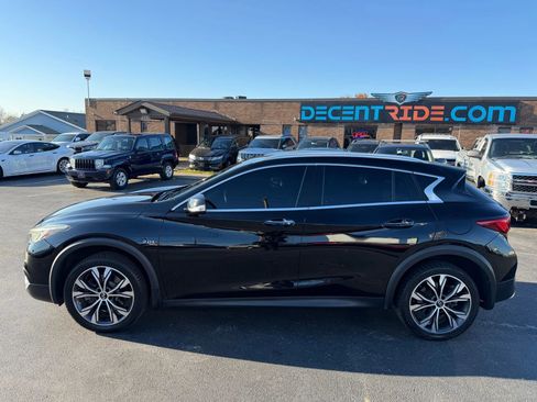 Used 2018 INFINITI QX30 Premium w/ Navigation Package AWD/4WD image 6
