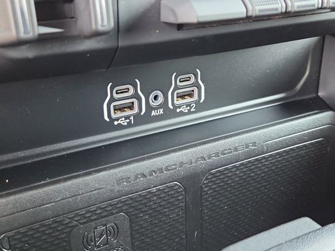Used 2025 RAM 1500 Laramie AWD/4WD image 25