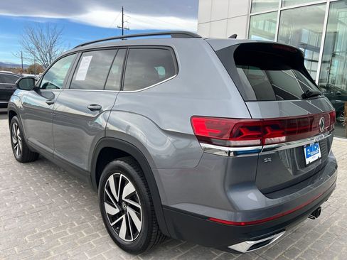Certified 2025 Volkswagen Atlas SE image 5