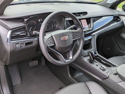 New 2025 Cadillac XT6 Premium Luxury image 9