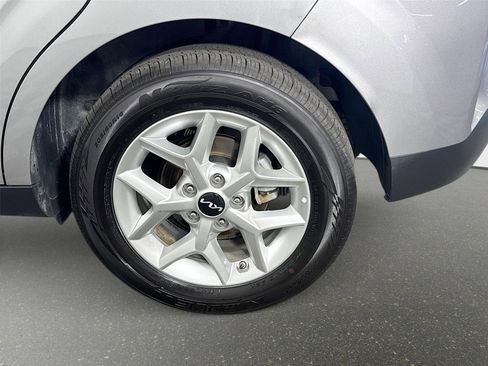 Certified 2025 Kia Soul LX w/ LX Technology Package FWD image 28