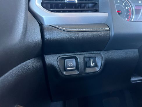 Used 2023 GMC Acadia SLE w/ Driver Convenience Package image 21