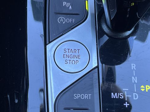 Used 2025 BMW X4 xDrive30i image 11