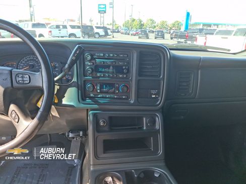 Used 2005 Chevrolet Silverado 3500 LT w/ Heavy-Duty Power Package AWD/4WD image 11