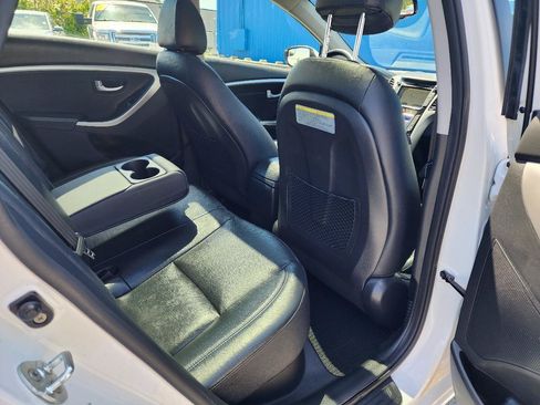 Used 2014 Hyundai Elantra GT w/ Option Group 03 FWD image 28