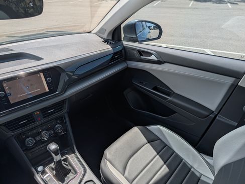 Certified 2023 Volkswagen Taos SEL AWD/4WD image 11