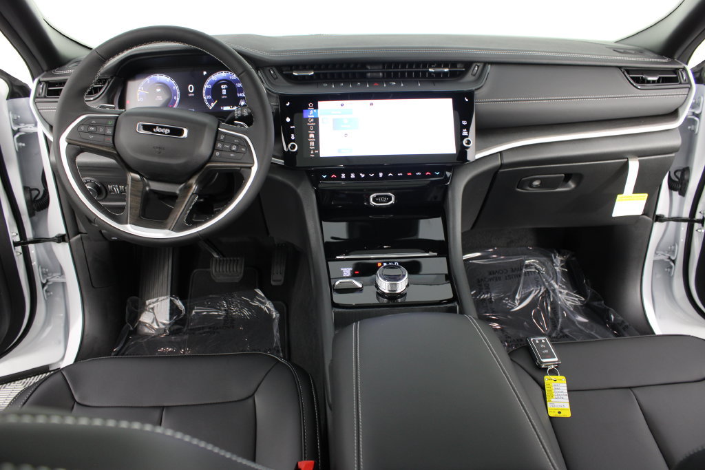 New 2027 Jeep Grand Cherokee Limited AWD/4WD image 10