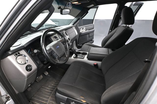 Used 2017 Ford Expedition XLT AWD/4WD image 16