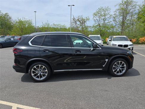 New 2026 BMW X5 xDrive40i w/ Climate Comfort Package AWD/4WD image 2