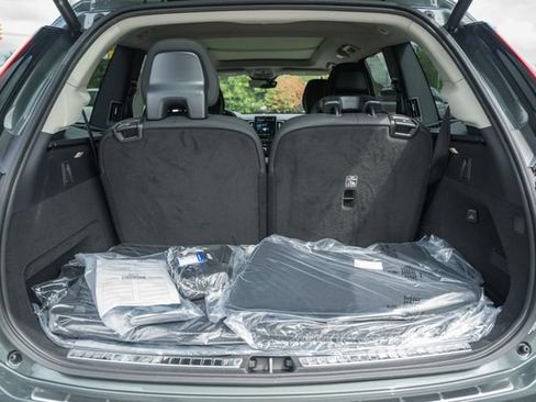 New 2027 Volvo XC90 B6 Plus AWD/4WD image 9
