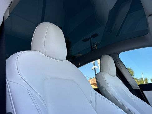 Used 2021 Tesla Model Y Performance image 17