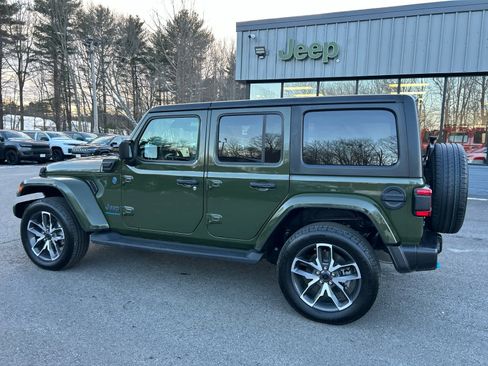 Used 2024 Jeep Wrangler Sport S w/ Convenience Group image 12