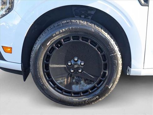 New 2025 Ford Maverick Lobo image 9