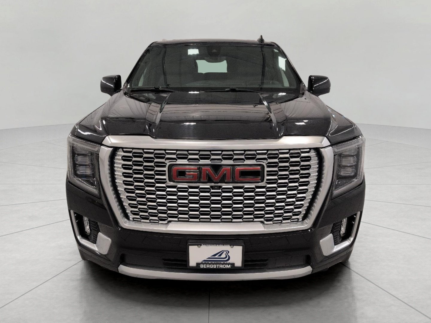 Certified 2021 GMC Yukon Denali w/ Denali Ultimate Package AWD/4WD image 13
