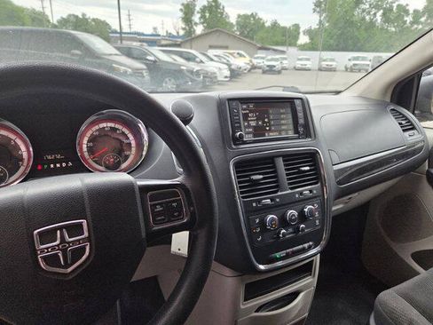 Used 2017 Dodge Grand Caravan SE w/ Power Window Group FWD image 16