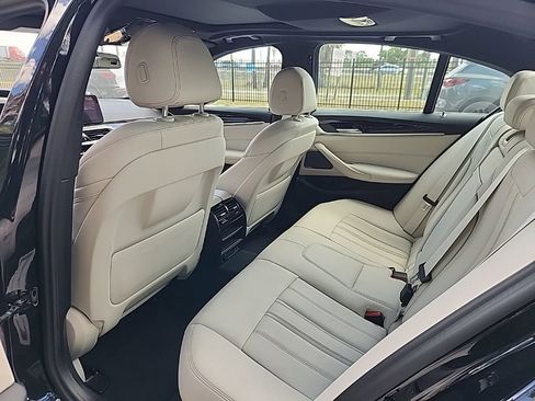 Used 2023 BMW 530i w/ Premium Package RWD image 3