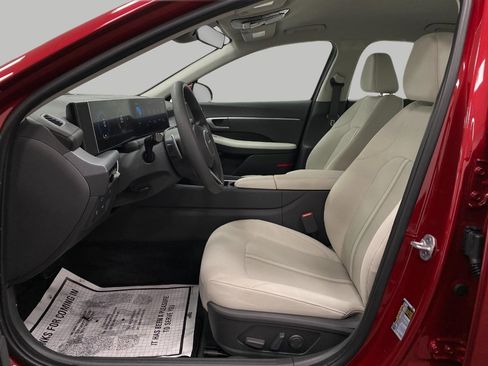 Certified 2025 Hyundai Sonata SEL image 28
