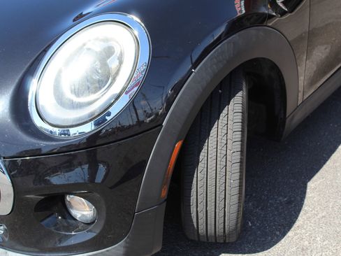 Used 2018 MINI Cooper 2-Door Hardtop FWD image 13