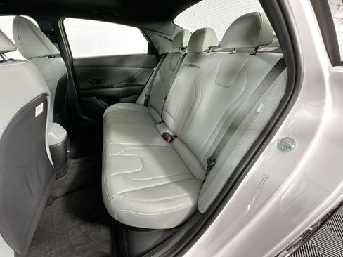 Used 2025 Hyundai Elantra Limited FWD image 27
