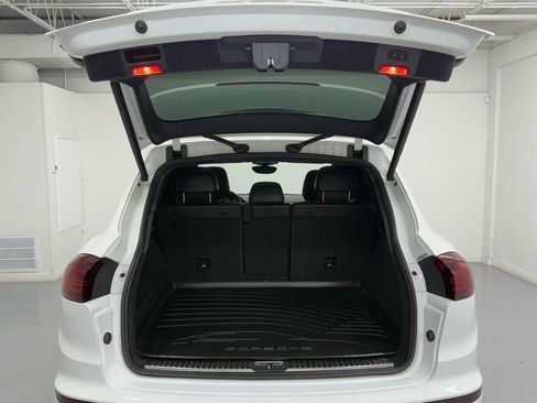 Used 2018 Porsche Cayenne GTS w/ Premium Package Plus image 39